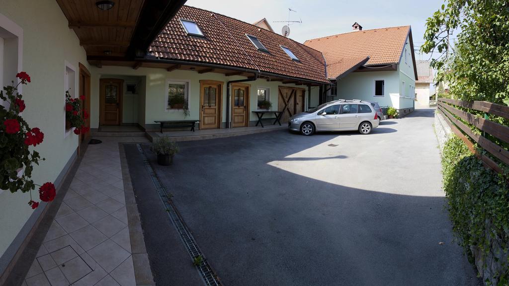 Apartments Suster Stari Trg ob Kolpi Bagian luar foto